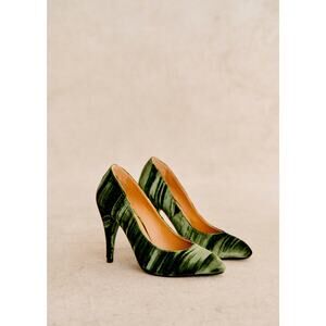 S�zane High Green Leather  Magda Court Shoe Size 6